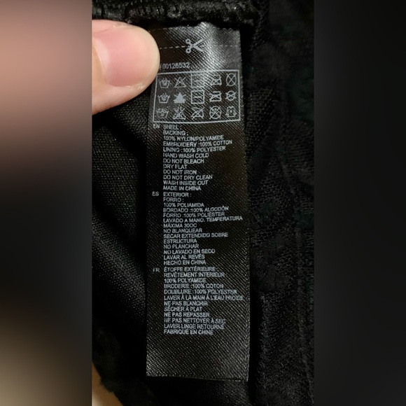 Black Lace Crop Top - Forever21 - Small - Picture 4 of 6